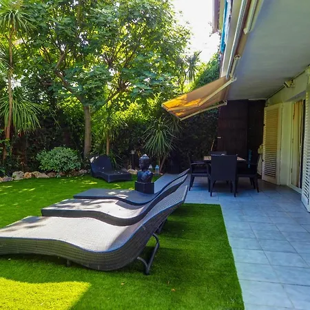 Garden Vinyet By Hello Homes 아파트 시체스