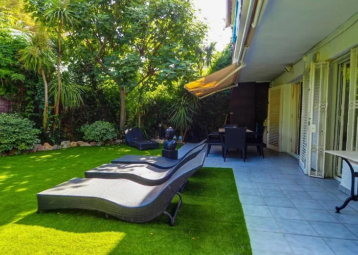 Garden Vinyet By Hello Homes 아파트 시체스